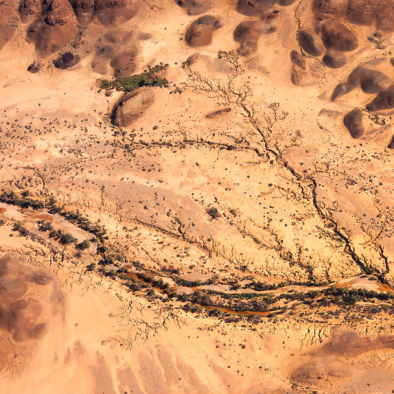 Otkrivene neobične staklene kuglice u pustinji: Dokaz star 11 miliona godina?