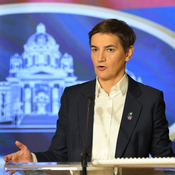 Brnabić: Vučić nije doveo svoje pristalice ni na dva metra ni na dva kilometra od onih koji se s njim ne slažu