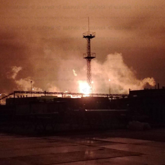Russians in panic: Largest oil refinery on fire; Thousands left without power PHOTO/VIDEO