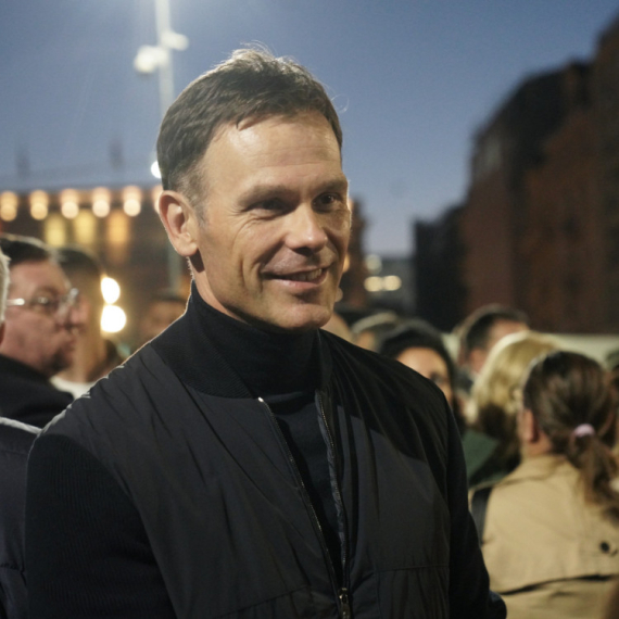 Mali sa građanima dočekuje Srbe sa KiM; Prelepe scene u centru Beograda