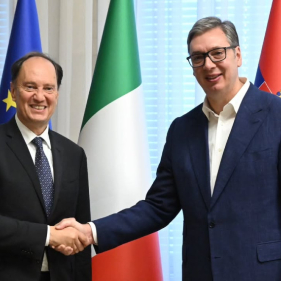 Vučić sa Čirijanijem: "Vrlo dobar razgovor. Zahvalio sam na podršci"; "Italija je važan ekonomski partner"
