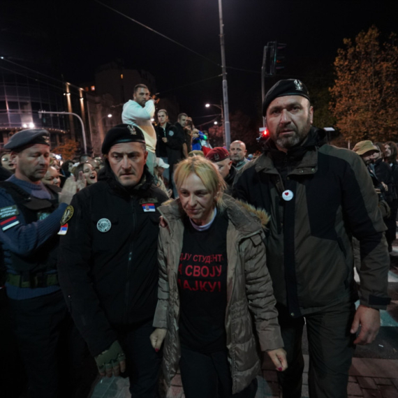 Blokaderi zloupotrebljavaju Dijanu Hrku: Ženu koja pati pretvorili u simbol svojih ambicija