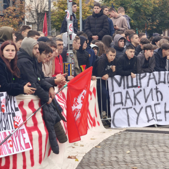 Organizovani odlazak srednjoškolaca kod Dijane Hrke je zloupotreba dece VIDEO