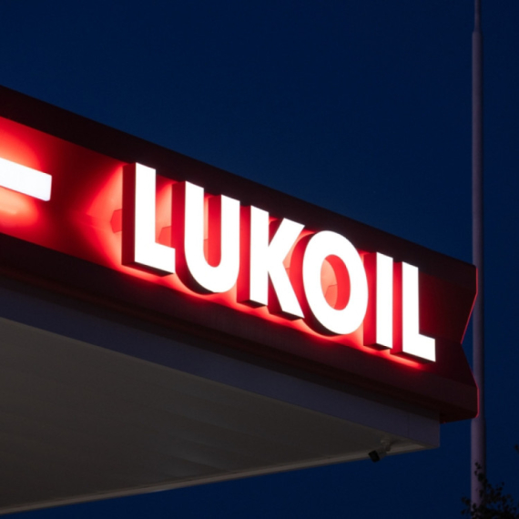 The Romanian government has issued a decree allowing the takeover of Lukoil