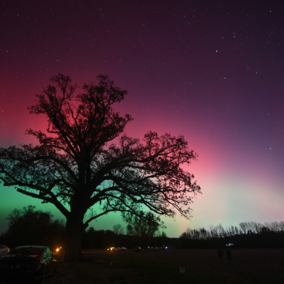 Geomagnetna oluja izazvala "čudo" na nebu iznad Amerike: Redak fenomen zapanjio ljude FOTO