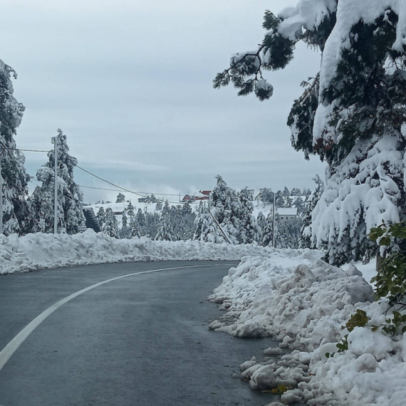 Prohodni svi državni putevi prvog i drugog prioriteta; Sve službe u četvrtom stepenu pripravnosti
