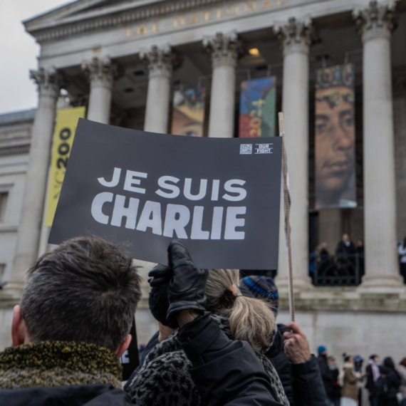 Stigle pretnje redakciji Šarli Ebdo; Policija hitno reagovala