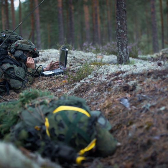 New threat: The army is marching; Putin, they are approaching the border