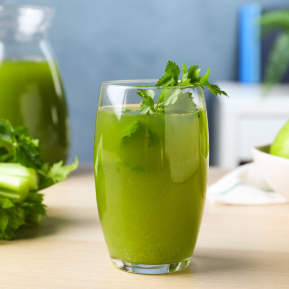 Popularni napitak je pun vitamina i minerala, ali evo šta se dešava ako ga pijemo baš svaki dan