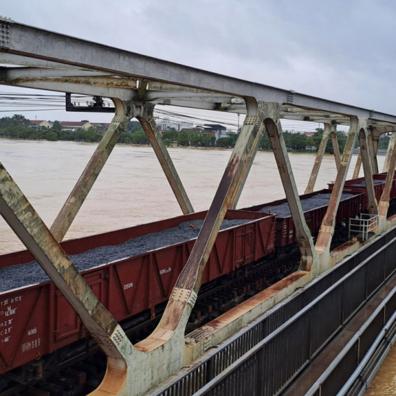 Izlila se Južna Morava; Ljudi evakuisani čamcima