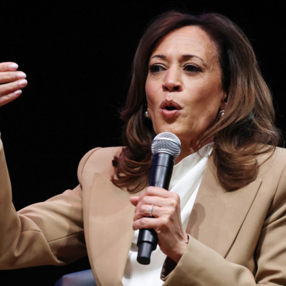 Kamala Haris vikanjem zahtevala jedno od Trampa: "Manipuliše narodom"