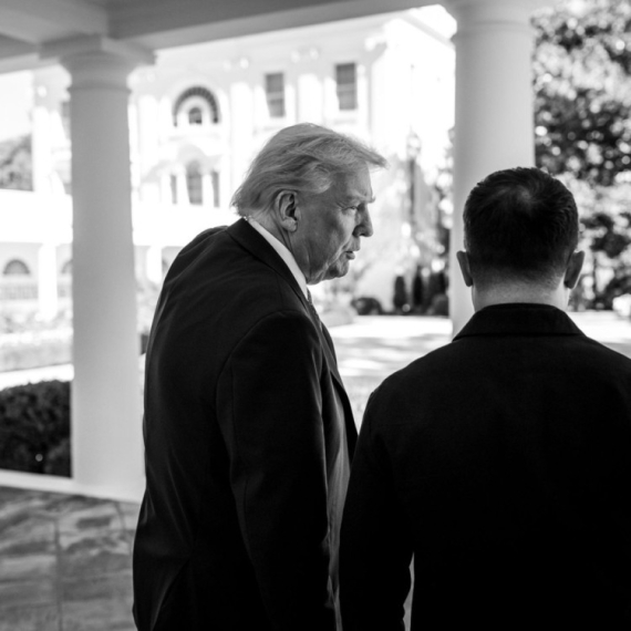 Trampov idiot "sahranio" Ukrajinu; Preokret: Plan je ruski; FOTO/VIDEO