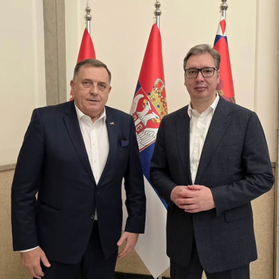 Vučić se sastao sa Dodikom: Razmotrili smo ključne teme za regionalnu stabilnost FOTO