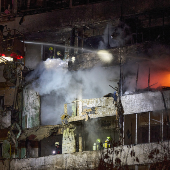 Nema mira, žrtve se i dalje broje u novom napadu na Kijev; Tramp i Zelenski ulaze u ključne pregovore VIDEO