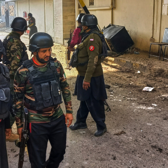 Pakistan udario bez milosti; Kuća sravnjena sa zemljom – poginulo devetoro dece