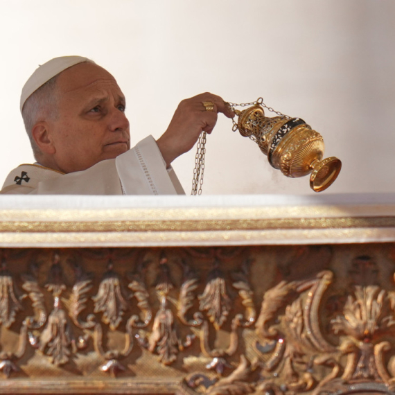 Vatikan objavio dekret: "Živite doživotno sa jednim supružnikom"