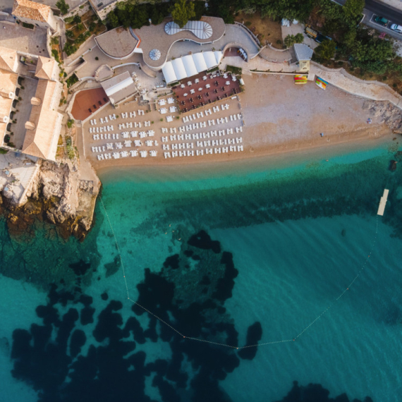 Hrvati besni: Delovi Dubrovnika zatrpani smećem iz Albanija