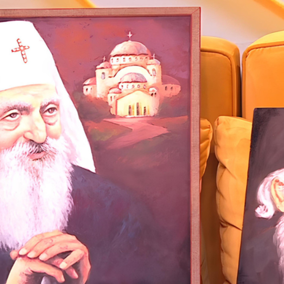 Dragoljub slika portrete patrijarha Pavla, ali ih ne prodaje: Slike poklanja ljudima sa dobrom dušom