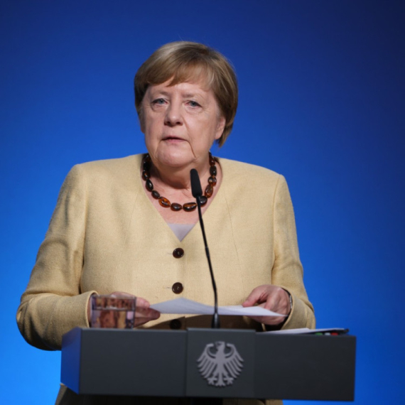 Merkel: Lažne vesti