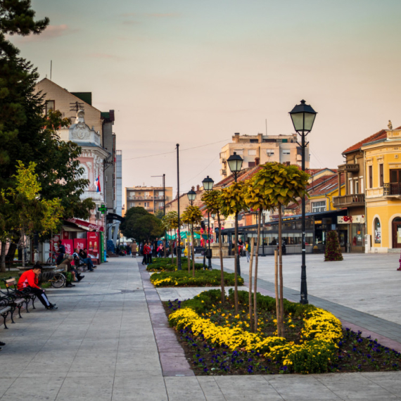 "Danas imamo svetlu budućnost pred sobom"; Građani Negotina o industriji i razvoju istoka Srbije