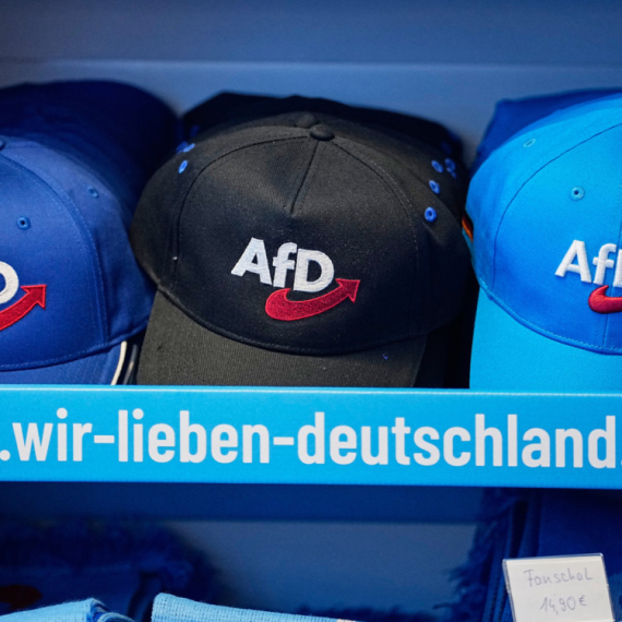Skandal na AfD kongresu: Novi član zbunio čak i desničare – njegov govor podsećao na Hitlera