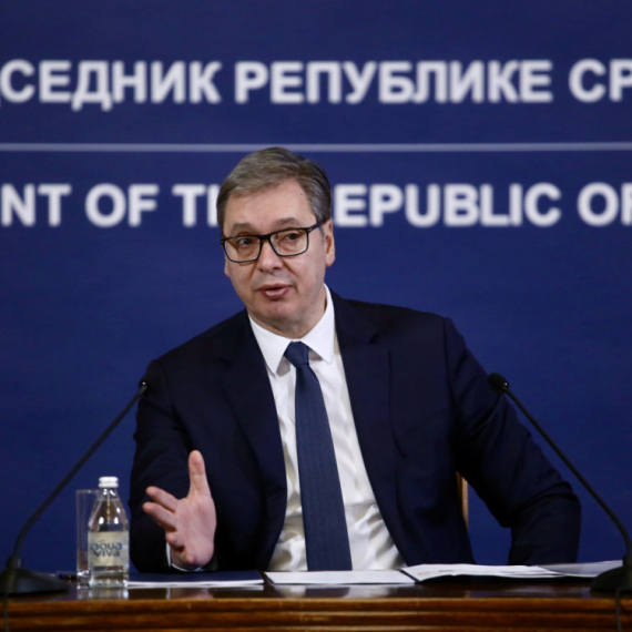 Vučić: Očekuje nas najbolja godina u našoj istoriji; Biće mnogo teških odluka koje treba da donesemo