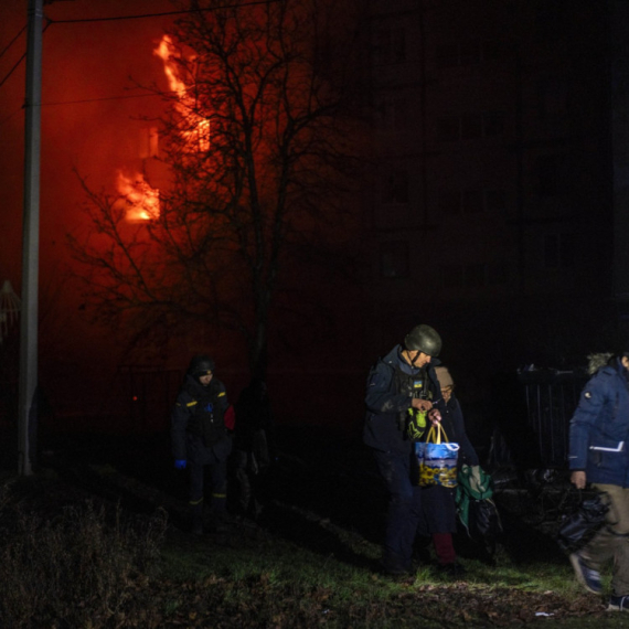 Bes u Kijevu: Tramp dobio odgovor; Stigao Zalužni; Brutalni udari FOTO/VIDEO