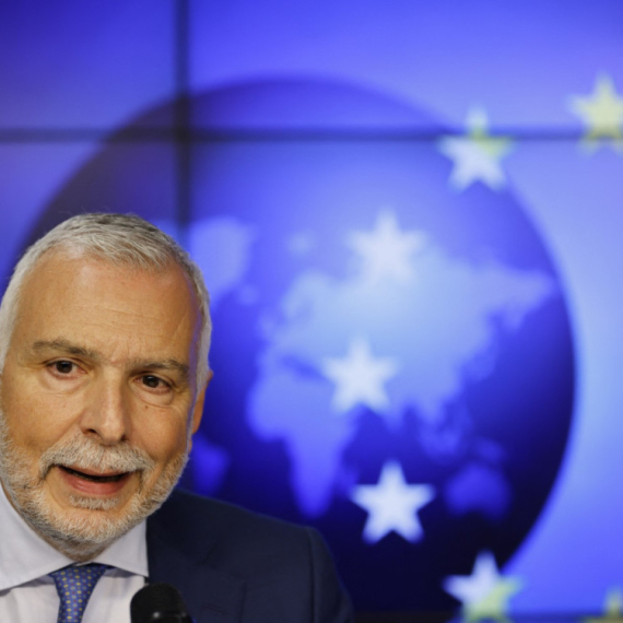 Sanino uhapšen zajedno sa Federikom Mogerini, pa vraćen na posao