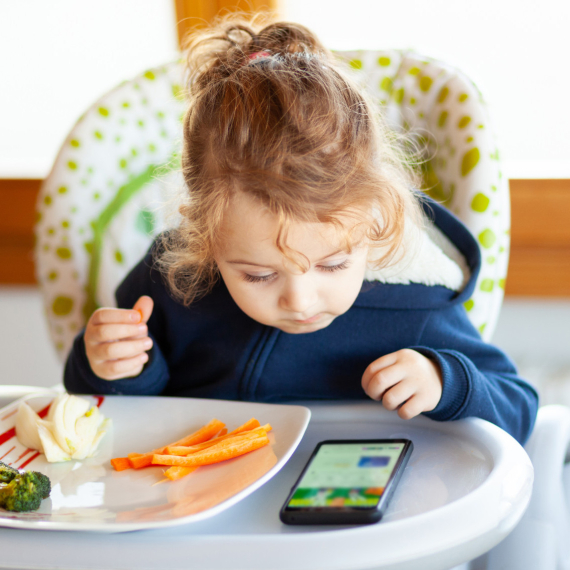 Zastrašujući podaci: Deca doslovce "prže mozak" na društvenim mrežama