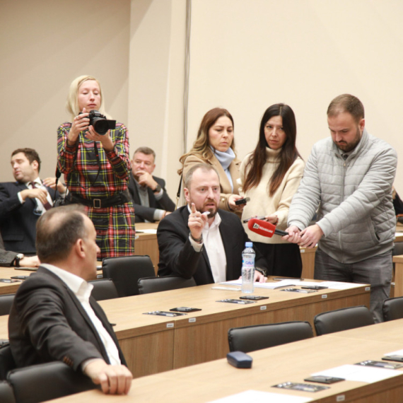 Mirković o Ponošu: "Propalog političara obeležio je kukavičluk na terenu i kriminal u vođenju vojske"