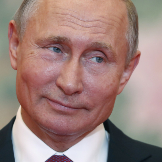 Putinova novogodišnja čestitka – evo kome se obratio