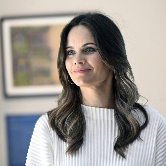 Dvor se hitno oglasio zbog veze princeze i Epstajna