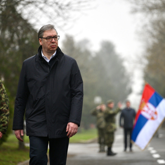 Dijagnoza Crne Gore: Vučić "nagovorio" Makrona da Podgorici blokira put u EU