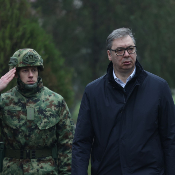 Ni ruski, ni američki, već srpski predsednik: Dok blokaderi ruše, Vučić radi za svoje građane