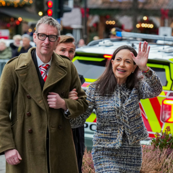 Nobelovka slomila pršljenove bežeći iz zemlje: Bekstvo planirano dva meseca