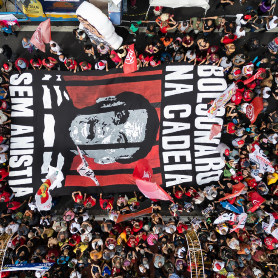 Bolsonarov tim odbrane traži da on bude hitno operisan