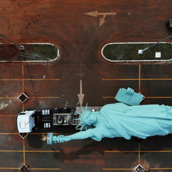 Katastrofa u Brazilu: Jak vetar srušio repliku Kipa slobode FOTO/VIDEO