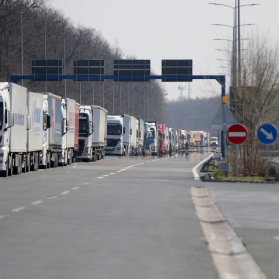 Pakao na izlazu iz Srbije; Na ovom prelazu se čeka čak 14 sati