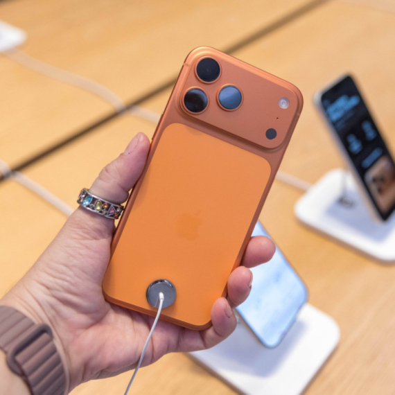 Apple ponovo ismeva Android telefone VIDEO