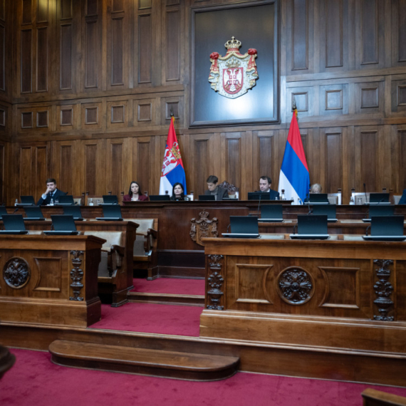 Skupština Srbije nastavila rad: Sednica počela poslaničkim pitanjima VIDEO