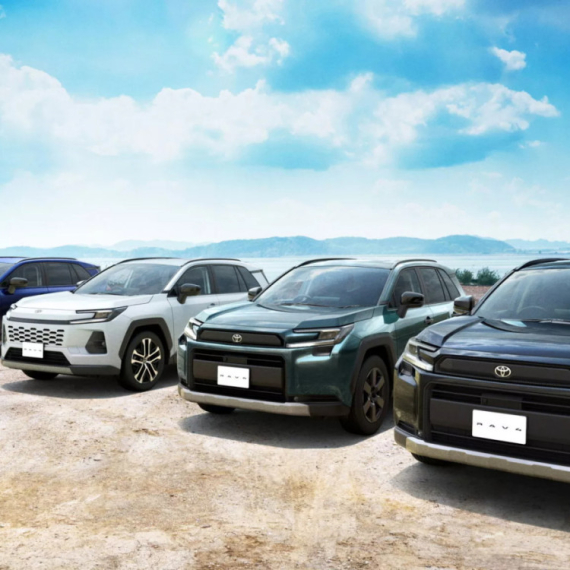 Toyota RAV4 u Japanu košta 25.000 evra – šta sve dobijate za taj novac? FOTO