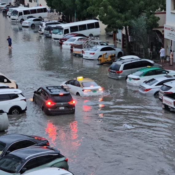 Dubai nestaje pod vodom; Najgore poplave u poslednjih 76 godina FOTO/VIDEO