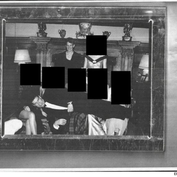 Fotografija otkrila vezu Epstajna sa visokim društvom: Ovde će kralj Čarls sa porodicom provesti Božić FOTO