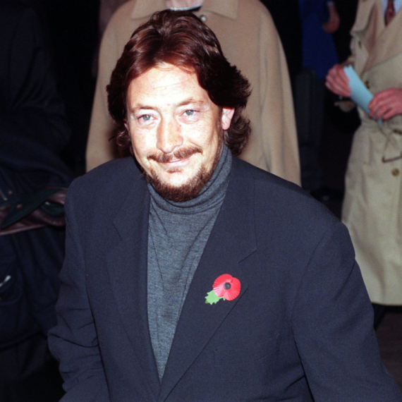 Preminuo legendarni pevač: Njegov hit obeležava praznike godinama