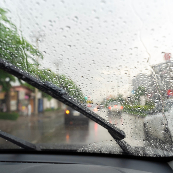 Kada ste poslednji put zamenili metlice brisača? Većina vozača čeka predugo