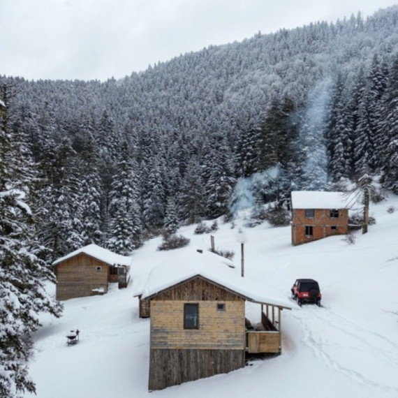 Sneg popalio alarme širom zemlje: Na snazi čak dva upozorenja FOTO