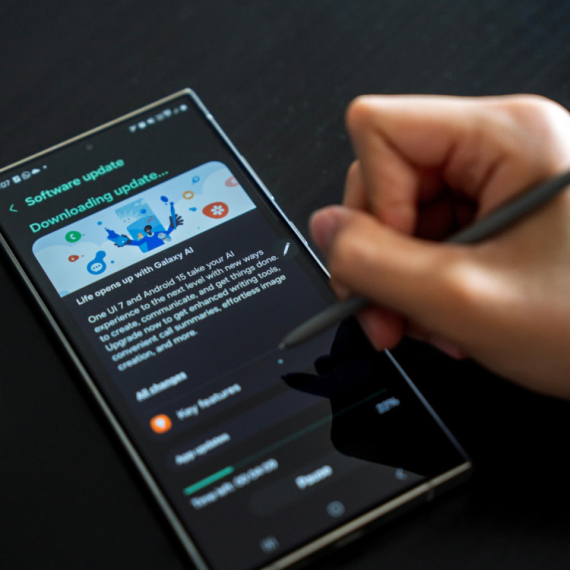 Samsung sprema pametnijeg AI asistenta za Galaxy telefone