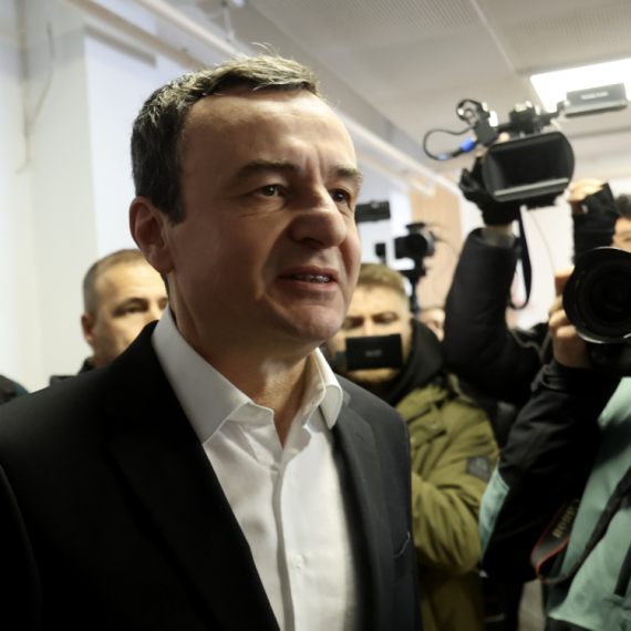 Kurtijev ministar najavljuje pobedu blokadera dok ih njegov sin predvodi u Nišu