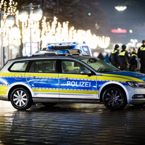 Napad na policiju u novogodišnjoj noći: Uhapšeno više od 100 osoba FOTO/VIDEO
