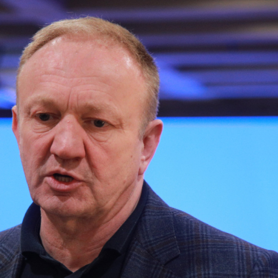 Đilas u problemu, shvatio da ga ne žele: "Pokušava politički da preživi"; "Svi su ga odjavili"